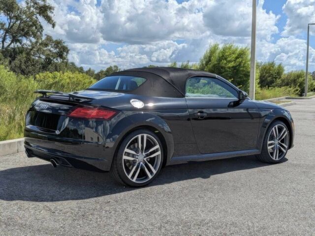 Чорний Ауді TT, об'ємом двигуна 2 л та пробігом 76 тис. км за 16200 $, фото 9 на Automoto.ua