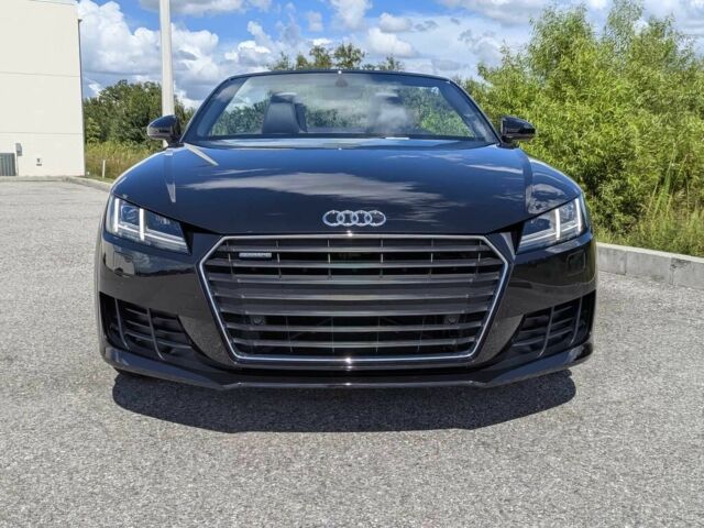 Черный Ауди ТТ, объемом двигателя 2 л и пробегом 76 тыс. км за 5400 $, фото 2 на Automoto.ua