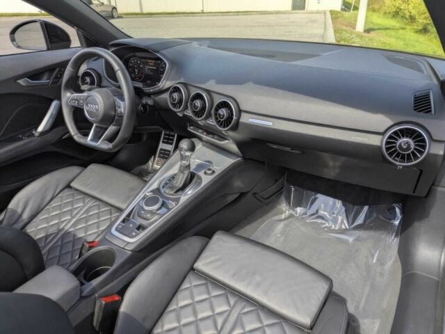 Чорний Ауді TT, об'ємом двигуна 2 л та пробігом 76 тис. км за 16200 $, фото 11 на Automoto.ua