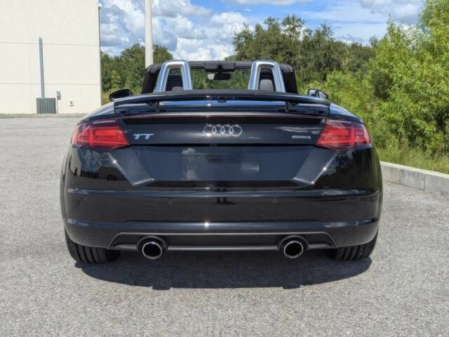 Чорний Ауді TT, об'ємом двигуна 2 л та пробігом 76 тис. км за 16200 $, фото 7 на Automoto.ua