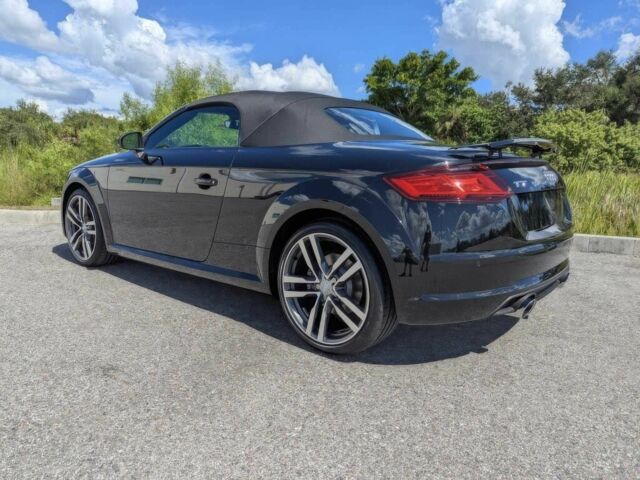 Чорний Ауді TT, об'ємом двигуна 2 л та пробігом 76 тис. км за 16200 $, фото 6 на Automoto.ua