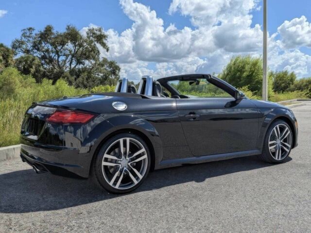 Чорний Ауді TT, об'ємом двигуна 2 л та пробігом 76 тис. км за 16200 $, фото 8 на Automoto.ua