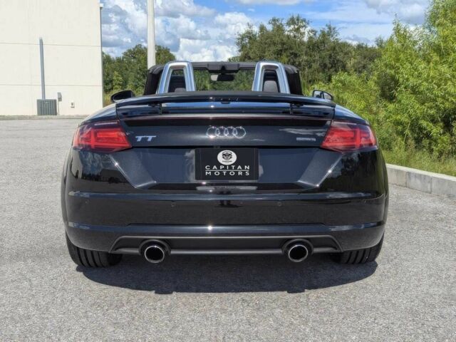 Черный Ауди ТТ, объемом двигателя 2 л и пробегом 76 тыс. км за 5400 $, фото 7 на Automoto.ua