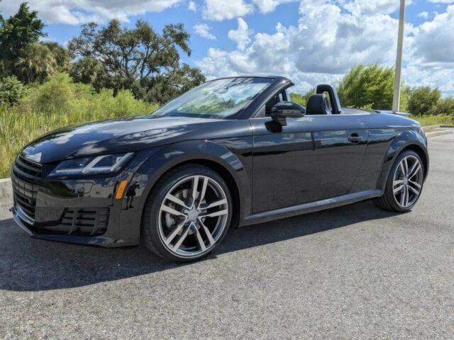 Чорний Ауді TT, об'ємом двигуна 2 л та пробігом 76 тис. км за 16200 $, фото 2 на Automoto.ua