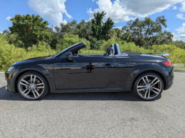 Чорний Ауді TT, об'ємом двигуна 2 л та пробігом 76 тис. км за 16200 $, фото 4 на Automoto.ua