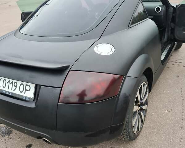 Черный Ауди ТТ, объемом двигателя 1.8 л и пробегом 283 тыс. км за 5700 $, фото 10 на Automoto.ua