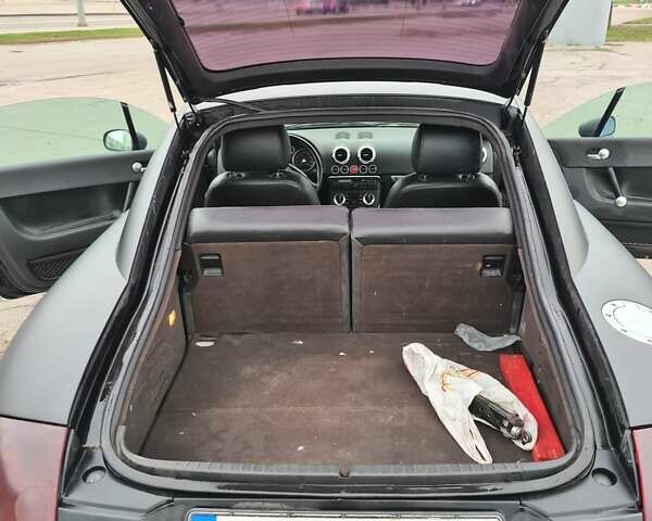 Черный Ауди ТТ, объемом двигателя 1.8 л и пробегом 283 тыс. км за 5700 $, фото 9 на Automoto.ua