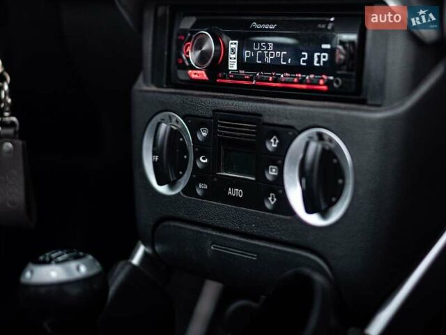 Черный Ауди ТТ, объемом двигателя 1.8 л и пробегом 262 тыс. км за 8000 $, фото 40 на Automoto.ua