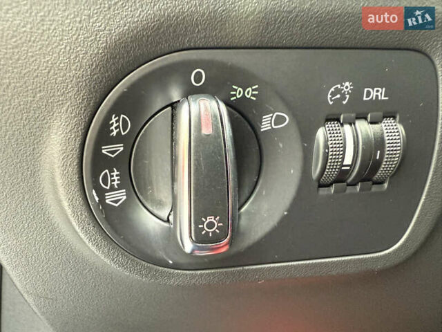 Черный Ауди ТТ, объемом двигателя 2 л и пробегом 180 тыс. км за 9900 $, фото 24 на Automoto.ua