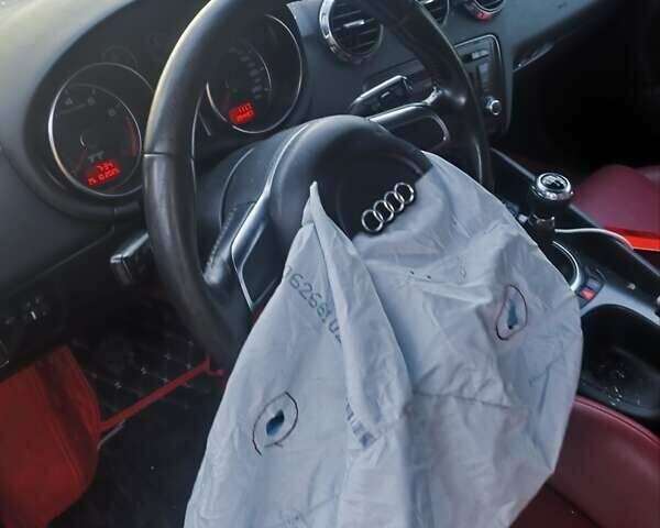 Чорний Ауді TT, об'ємом двигуна 1.98 л та пробігом 255 тис. км за 3000 $, фото 1 на Automoto.ua