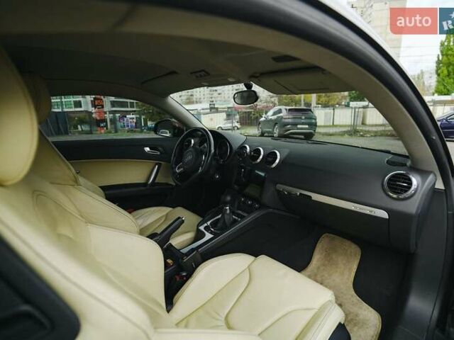 Черный Ауди ТТ, объемом двигателя 3.2 л и пробегом 97 тыс. км за 13000 $, фото 3 на Automoto.ua