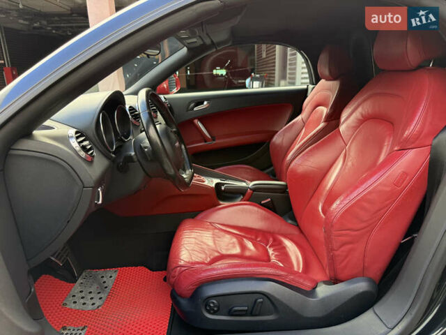 Черный Ауди ТТ, объемом двигателя 2 л и пробегом 180 тыс. км за 9900 $, фото 10 на Automoto.ua