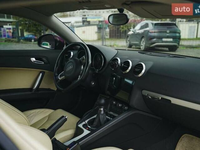 Черный Ауди ТТ, объемом двигателя 3.2 л и пробегом 97 тыс. км за 13000 $, фото 2 на Automoto.ua