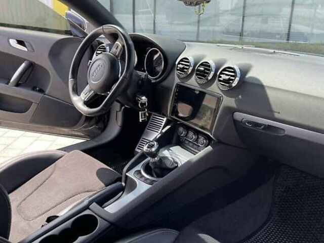 Черный Ауди ТТ, объемом двигателя 2 л и пробегом 252 тыс. км за 10100 $, фото 6 на Automoto.ua