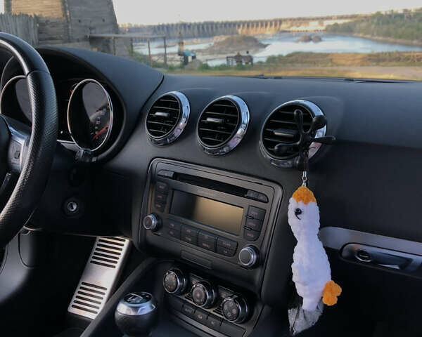 Черный Ауди ТТ, объемом двигателя 1.97 л и пробегом 305 тыс. км за 13999 $, фото 31 на Automoto.ua