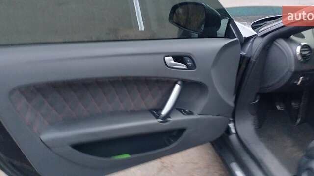 Черный Ауди ТТ, объемом двигателя 1.98 л и пробегом 121 тыс. км за 11999 $, фото 6 на Automoto.ua