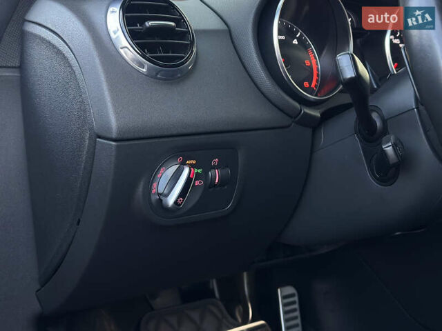 Чорний Ауді TT, об'ємом двигуна 2 л та пробігом 254 тис. км за 18500 $, фото 35 на Automoto.ua