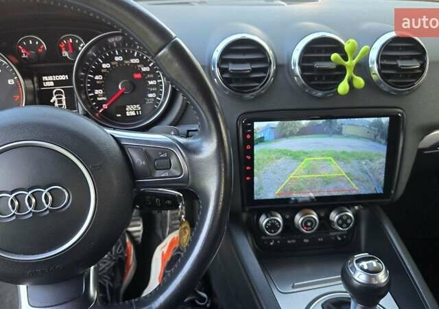 Черный Ауди ТТ, объемом двигателя 1.98 л и пробегом 72 тыс. км за 18000 $, фото 7 на Automoto.ua