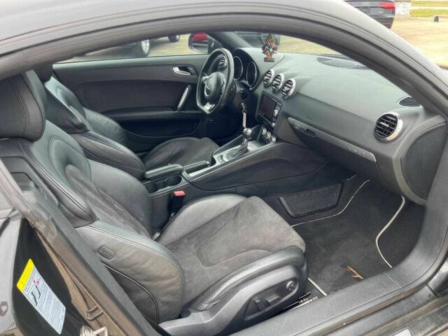 Чорний Ауді TT, об'ємом двигуна 2 л та пробігом 71 тис. км за 14500 $, фото 10 на Automoto.ua