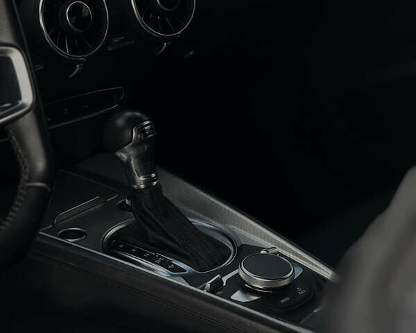 Чорний Ауді TT, об'ємом двигуна 1.98 л та пробігом 72 тис. км за 23000 $, фото 15 на Automoto.ua