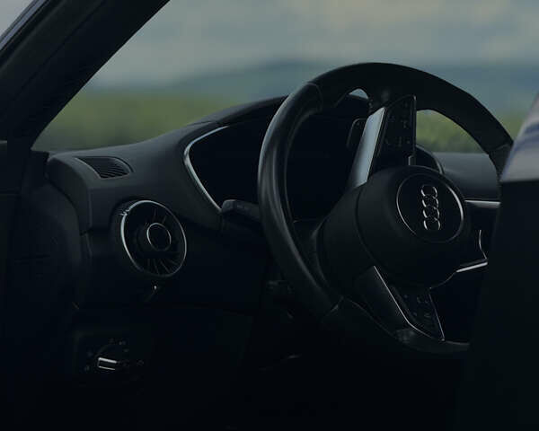 Чорний Ауді TT, об'ємом двигуна 1.98 л та пробігом 72 тис. км за 23000 $, фото 9 на Automoto.ua