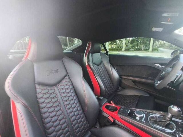 Чорний Ауді TT, об'ємом двигуна 2.5 л та пробігом 22 тис. км за 30700 $, фото 7 на Automoto.ua