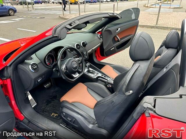 Червоний Ауді TT, об'ємом двигуна 2 л та пробігом 130 тис. км за 10500 $, фото 11 на Automoto.ua