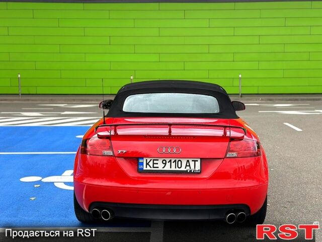 Червоний Ауді TT, об'ємом двигуна 2 л та пробігом 130 тис. км за 10500 $, фото 3 на Automoto.ua