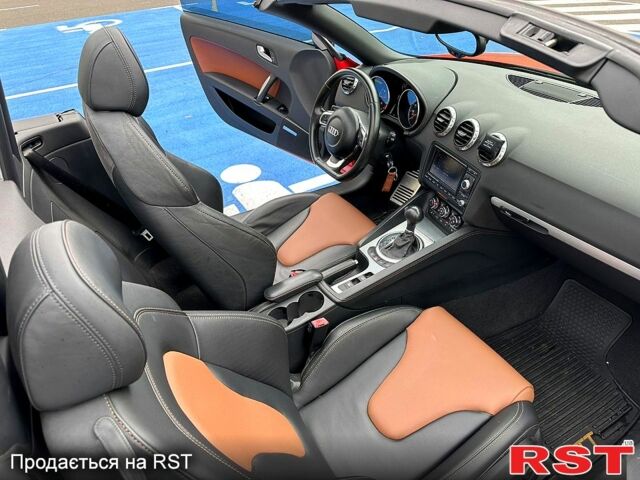 Червоний Ауді TT, об'ємом двигуна 2 л та пробігом 130 тис. км за 10500 $, фото 12 на Automoto.ua