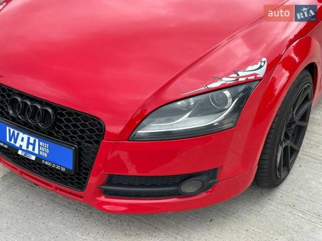 Червоний Ауді TT, об'ємом двигуна 2 л та пробігом 221 тис. км за 12000 $, фото 4 на Automoto.ua