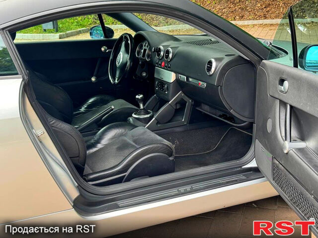 Сірий Ауді TT, об'ємом двигуна 1.8 л та пробігом 265 тис. км за 6999 $, фото 5 на Automoto.ua