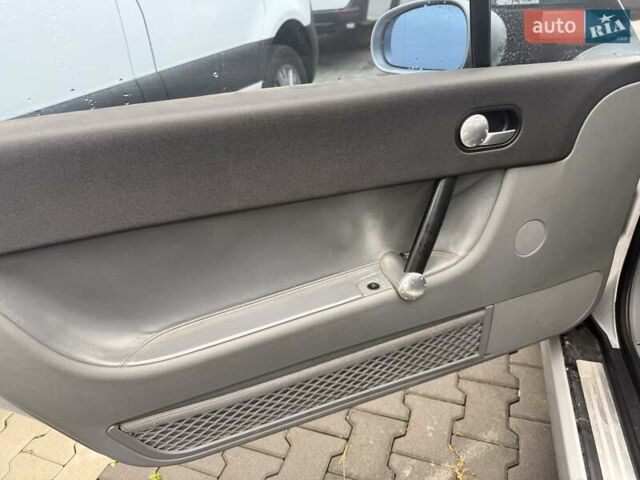 Сірий Ауді TT, об'ємом двигуна 1.78 л та пробігом 200 тис. км за 4900 $, фото 12 на Automoto.ua