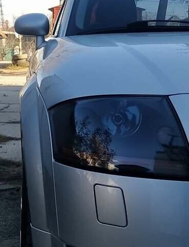 Сірий Ауді TT, об'ємом двигуна 1.78 л та пробігом 87 тис. км за 6689 $, фото 18 на Automoto.ua