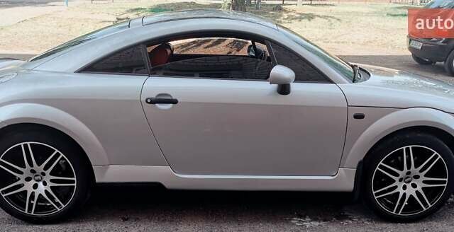 Серый Ауди ТТ, объемом двигателя 1.8 л и пробегом 320 тыс. км за 7777 $, фото 2 на Automoto.ua