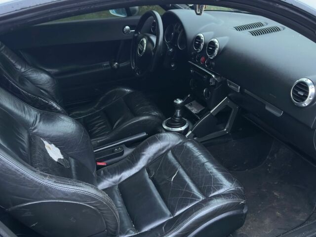 Серый Ауди ТТ, объемом двигателя 1.8 л и пробегом 200 тыс. км за 3550 $, фото 5 на Automoto.ua