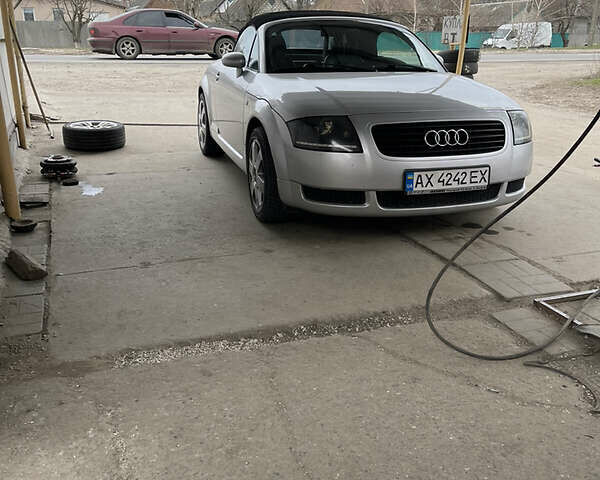 Сірий Ауді TT, об'ємом двигуна 1.8 л та пробігом 189 тис. км за 7500 $, фото 22 на Automoto.ua