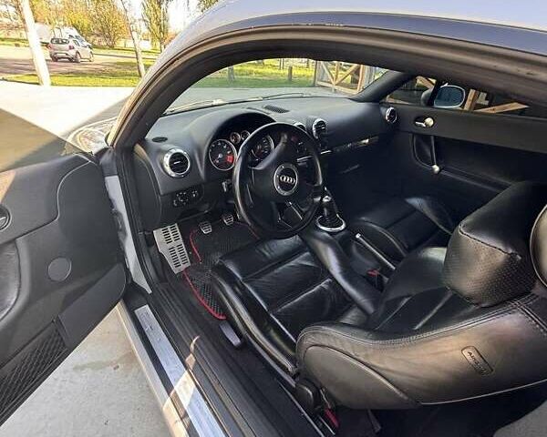 Сірий Ауді TT, об'ємом двигуна 1.8 л та пробігом 207 тис. км за 6000 $, фото 5 на Automoto.ua