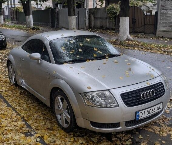 Серый Ауди ТТ, объемом двигателя 1.8 л и пробегом 200 тыс. км за 5450 $, фото 1 на Automoto.ua