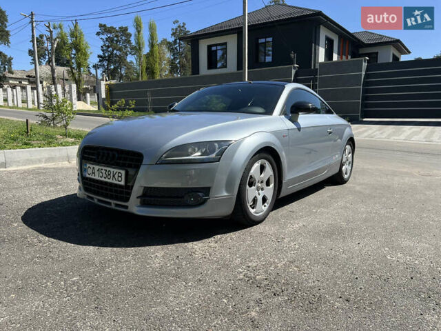 Серый Ауди ТТ, объемом двигателя 2 л и пробегом 172 тыс. км за 10100 $, фото 2 на Automoto.ua