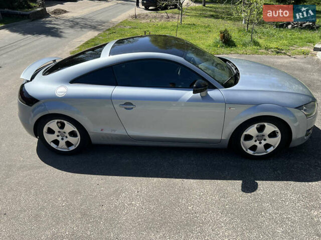 Серый Ауди ТТ, объемом двигателя 2 л и пробегом 172 тыс. км за 10100 $, фото 4 на Automoto.ua