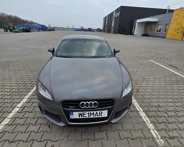 Серый Ауди ТТ, объемом двигателя 0 л и пробегом 201 тыс. км за 13000 $, фото 1 на Automoto.ua