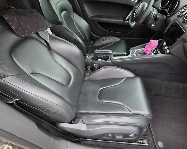 Серый Ауди ТТ, объемом двигателя 0 л и пробегом 201 тыс. км за 13000 $, фото 3 на Automoto.ua