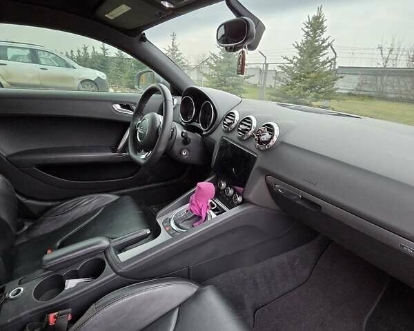 Серый Ауди ТТ, объемом двигателя 0 л и пробегом 201 тыс. км за 13000 $, фото 2 на Automoto.ua