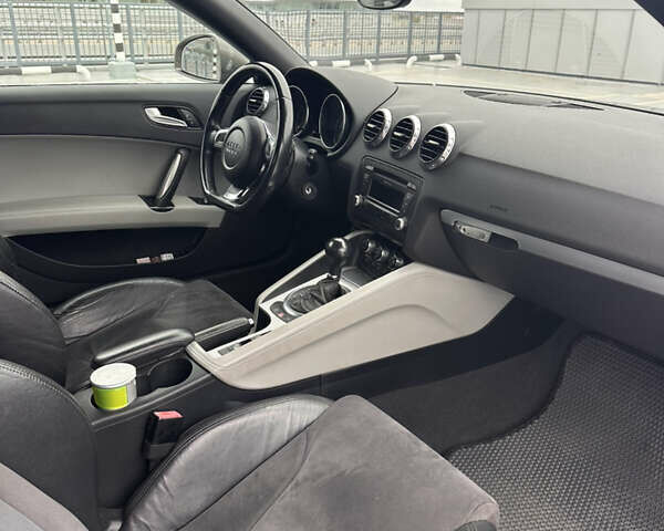 Ауди ТТ 2010 в Борисполе на Automoto.ua Серый Ауди ТТ, объемом двигателя 1.98 л и пробегом 172 тыс. км за 11500 $, фото 11 на Automoto.ua