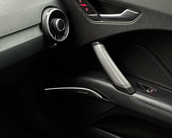 Серый Ауди ТТ, объемом двигателя 1.98 л и пробегом 234 тыс. км за 23500 $, фото 26 на Automoto.ua