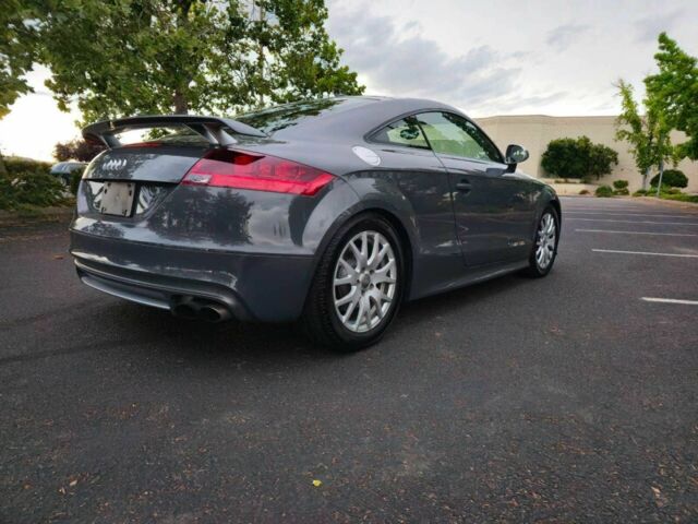 Сірий Ауді TT, об'ємом двигуна 2 л та пробігом 71 тис. км за 5400 $, фото 6 на Automoto.ua