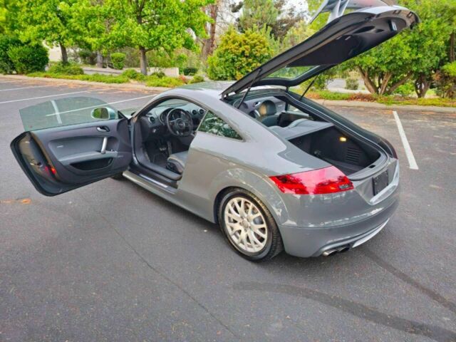 Сірий Ауді TT, об'ємом двигуна 2 л та пробігом 71 тис. км за 5400 $, фото 13 на Automoto.ua