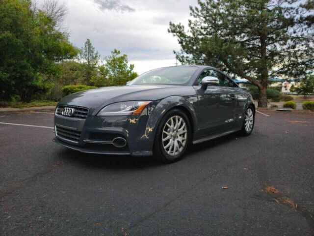 Сірий Ауді TT, об'ємом двигуна 2 л та пробігом 71 тис. км за 5400 $, фото 2 на Automoto.ua