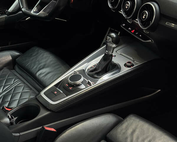 Серый Ауди ТТ, объемом двигателя 1.98 л и пробегом 234 тыс. км за 23500 $, фото 14 на Automoto.ua