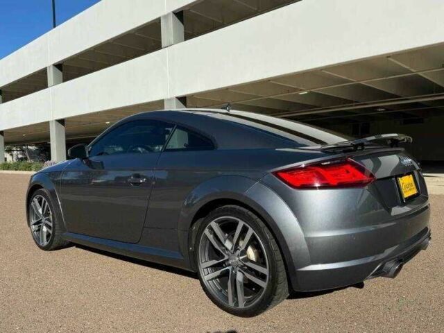 Серый Ауди ТТ, объемом двигателя 2 л и пробегом 41 тыс. км за 7200 $, фото 2 на Automoto.ua